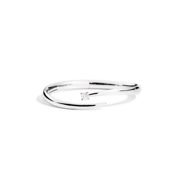 ETERNITY Sprung solitaire bangle 18 Kt white gold and diamond