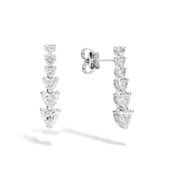 ANNIVERSARY LOVE Graduated earrings 18 Kt white gold and brilliant-cut heart-shaped diamonds Length 2.5 cm