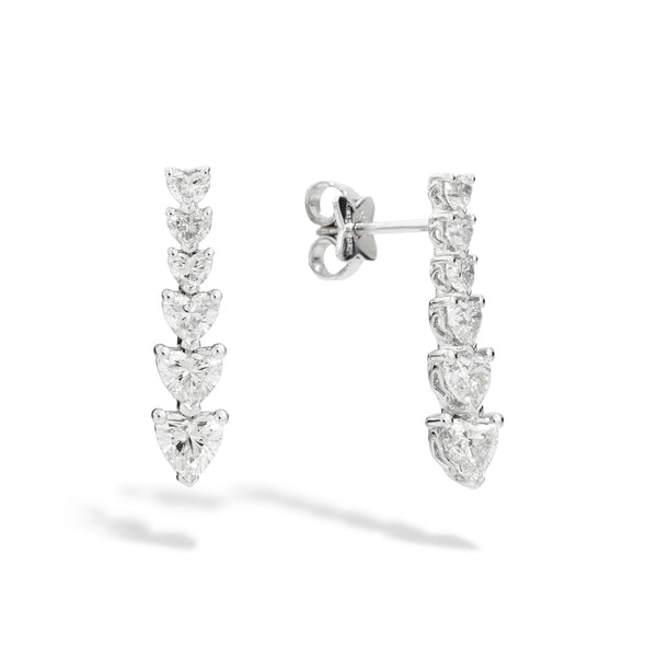 ANNIVERSARY LOVE Graduated earrings 18 Kt white gold and brilliant-cut heart-shaped diamonds Length 2.5 cm