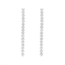 ANNIVERSARY LOVE Graduated earrings 18 Kt white gold and brilliant-cut heart-shaped diamonds Length 5 cm
