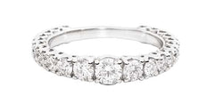 ANNIVERSARY Graduated eternity ring 18 Kt white gold and diamonds