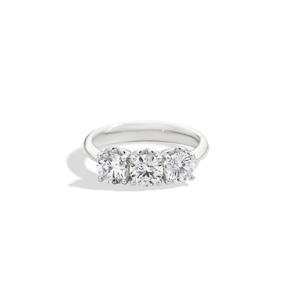 ANNIVERSARY Trilogy ring 18 Kt white gold and diamonds