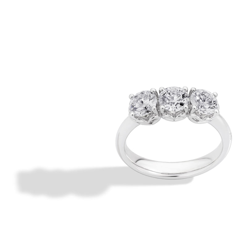 ANNIVERSARY Trilogy ring 18 Kt white gold and diamonds