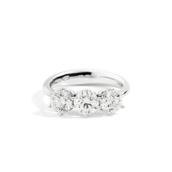 ANNIVERSARY Trilogy six prong ring, 18 kt white gold and diamonds