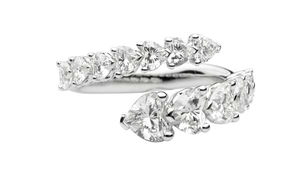 ANNIVERSARY LOVE Graduated contrarié ring 18 Kt white gold and brilliant-cut heart-shaped diamonds